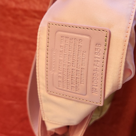 Coach The Signature Collection Hangbag - Picture 4 of 5